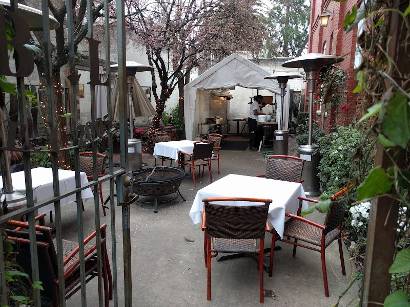 Photo of the food at Mulvaney's B&L in Sacramento